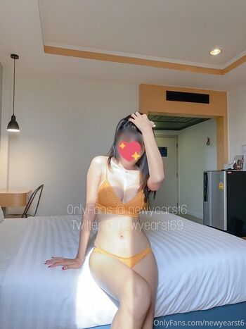 Full leaked Newyearst private photo