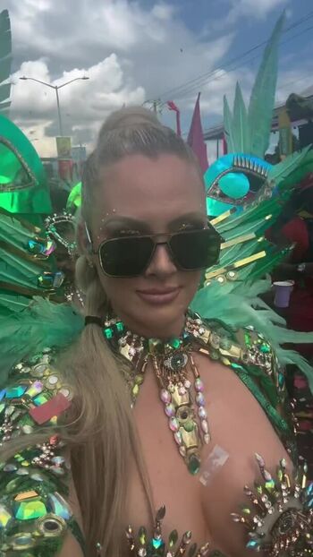 Full leaked Nicole arbour page private photo