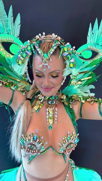 Full leaked Nicole arbour page private photo