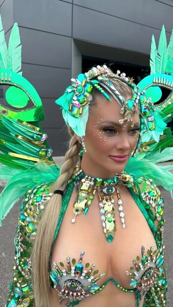 Nicole Arbour