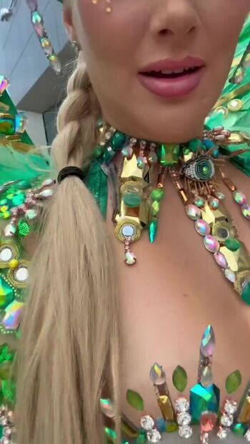 Full leaked Nicole arbour page private photo