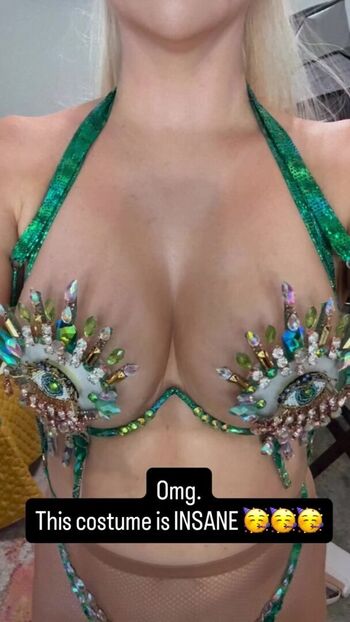 Full leaked Nicole arbour page private photo