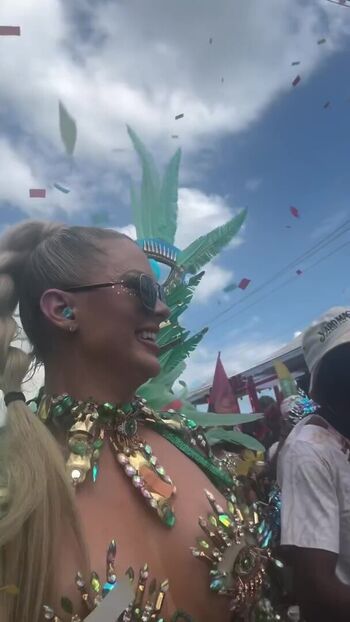 Full leaked Nicole arbour private photo