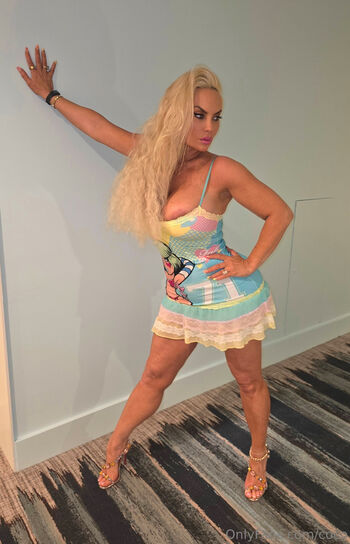 Nicole 