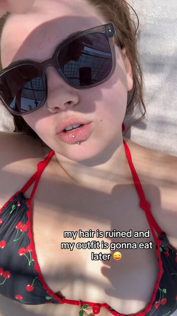 Nicole Dyer