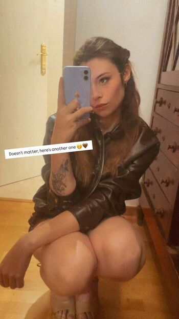 Full leaked Nicole maines private photo