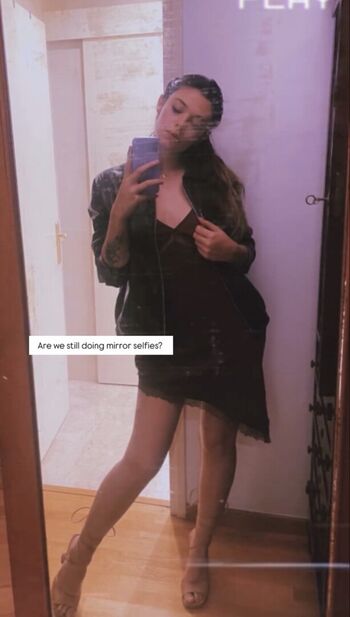 Full leaked Nicole maines private photo