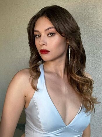 Full leaked Nicole maines private photo