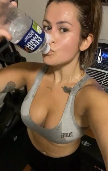 Nicole Saunders