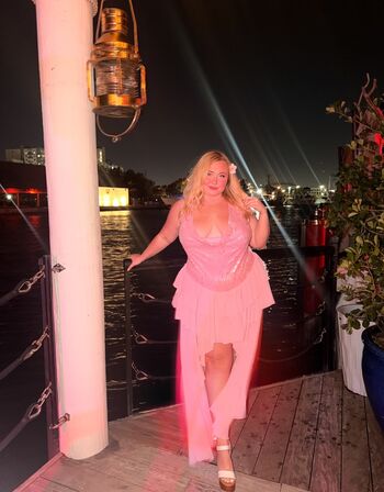 Full leaked Niki peacock private photo