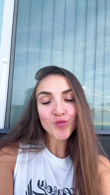 Full leaked Nikkiiryderr private photo