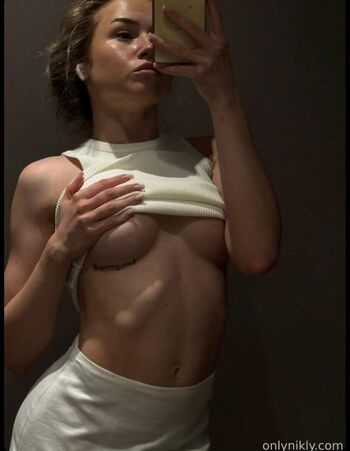 Full leaked Niklyz private photo