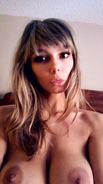 Full leaked Ninajones private photo
