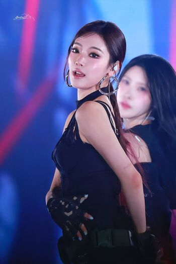 Full leaked Ningning aespa page private photo
