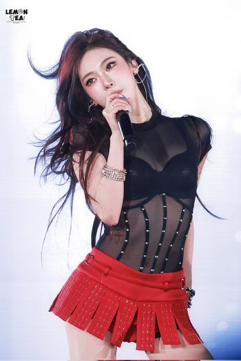 Full leaked Ningning aespa page private photo