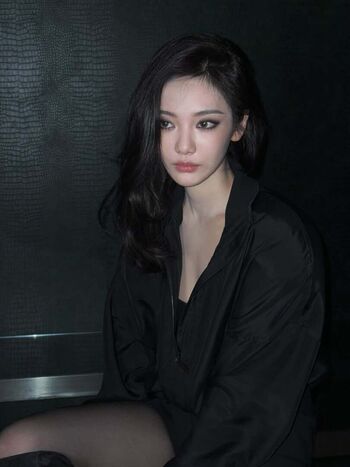 Full leaked Ningning aespa page private photo