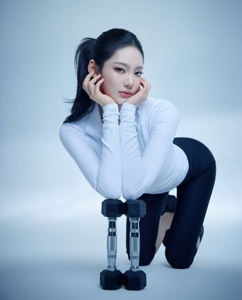 Full leaked Ningning aespa page private photo