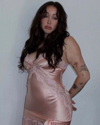 Full leaked Noah cyrus private photo