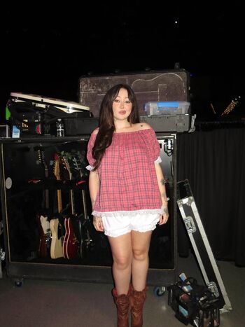 Full leaked Noah cyrus private photo