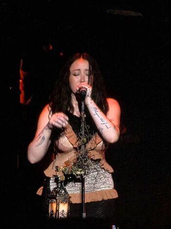 Full leaked Noah cyrus page private photo