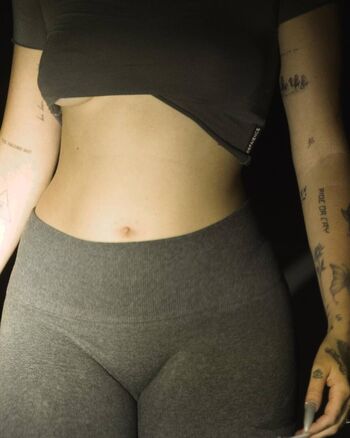 Full leaked Noah cyrus private photo