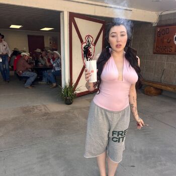 Full leaked Noah cyrus private photo