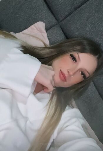 Full leaked Novinhas com peitos pequenos private photo