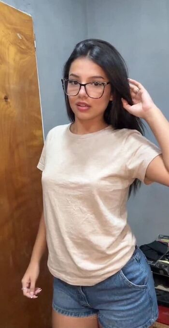 Full leaked Novinhas com peitos pequenos private photo