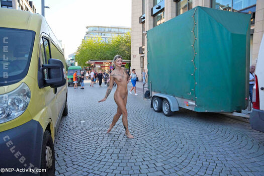 Full leaked Nude in public page private photo