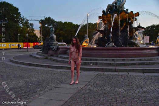 Full leaked Nude in public page private photo