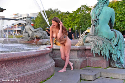 Full leaked Nude in public page private photo