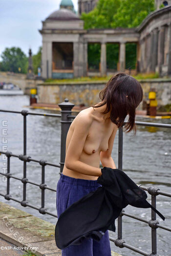 Full leaked Nude in public page private photo