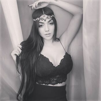 Full leaked Nyvi estephan private photo