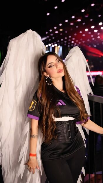 Full leaked Nyvi estephan private photo