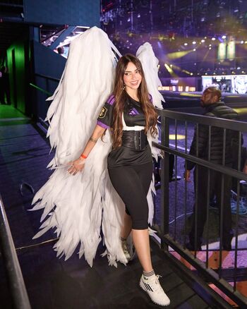 Full leaked Nyvi estephan private photo