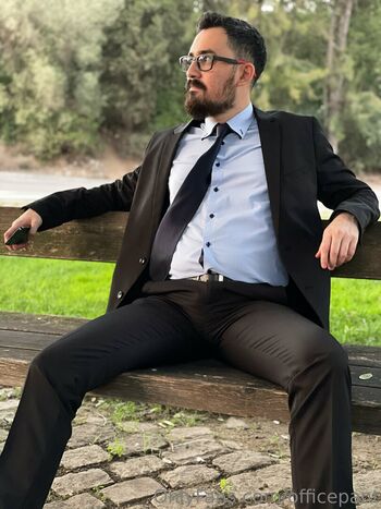 Full leaked Officepant private photo