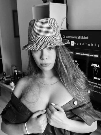 Full leaked Oliveracamila private photo
