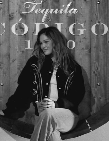 Full leaked Olivia holt private photo