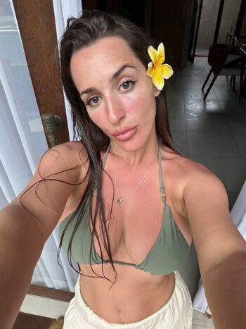 Olivia_shine