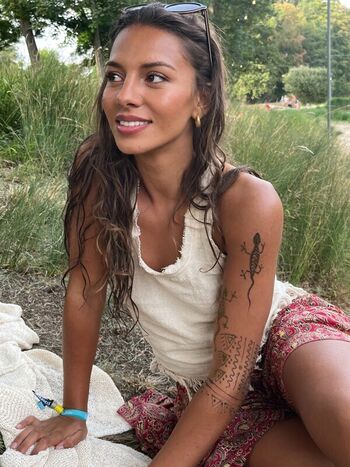 Full leaked Olivia webb private photo