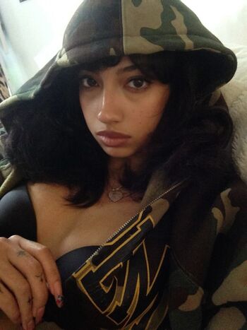 Full leaked Oliviaraynn private photo