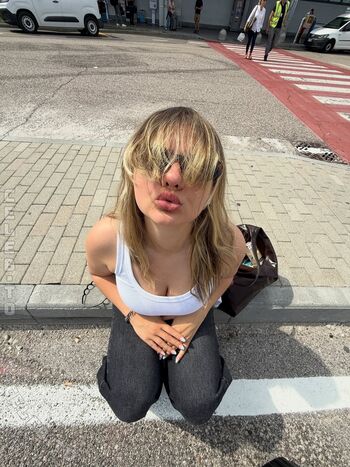 Full leaked Ollimeee private photo