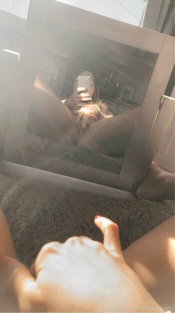 Full leaked Onlybellsie page private photo