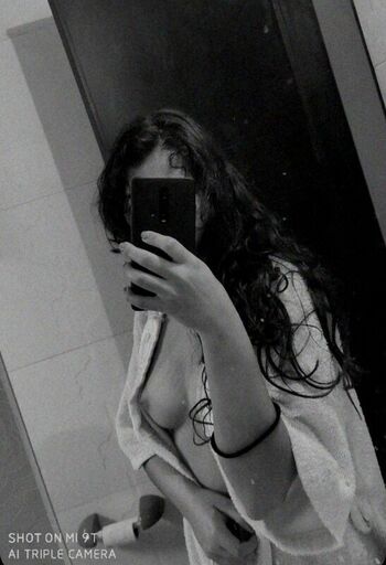 Full leaked Onlycallmelala private photo