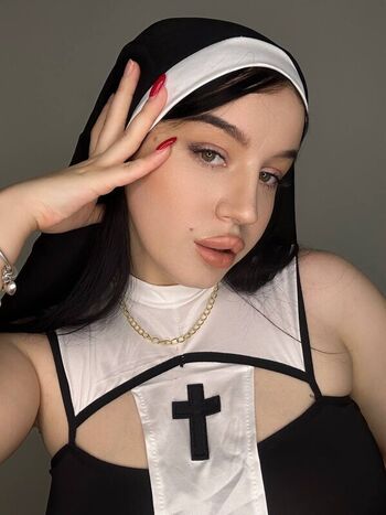 Full leaked Onlysofiart private photo