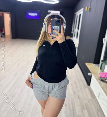 Full leaked Oriannafox page private photo