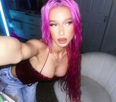 Full leaked Overlykaylaa private photo