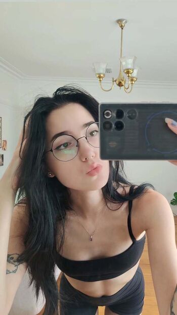 Full leaked Paisley private photo
