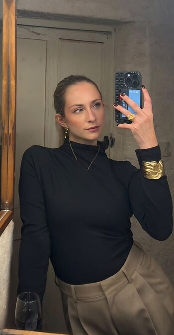 Full leaked Palmyre private photo