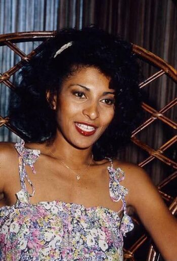 Full leaked Pam grier private photo